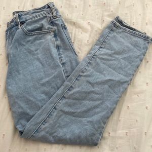 pacsun light wash mom jeans!